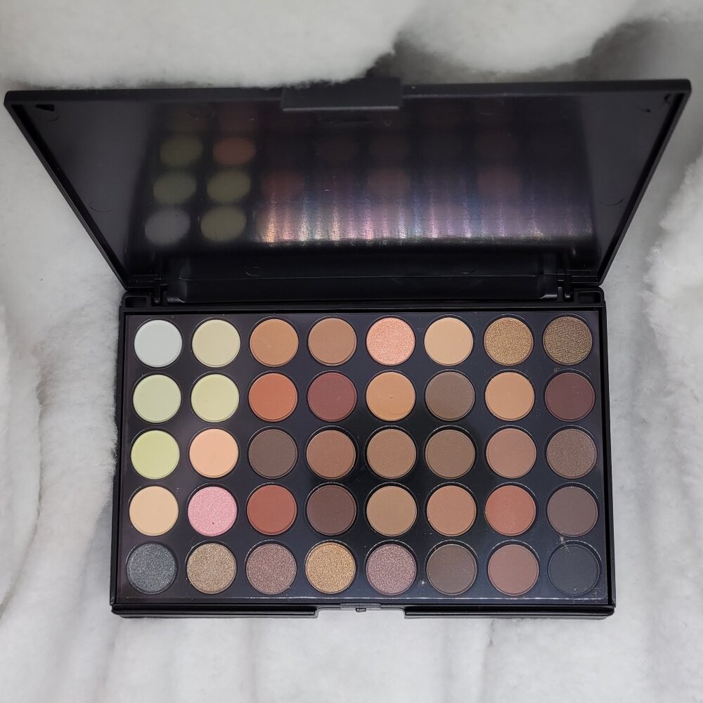 40 Color | Vibrant Earth | Eyeshadow Palette